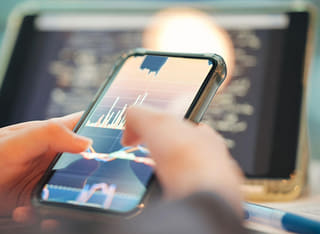 Individual investor reviewing the clarity of fund withdrawal and asset transfer operations